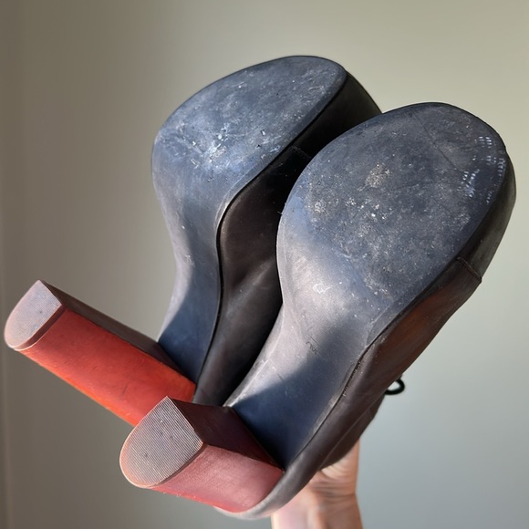 Lita Platform Lace-up Boot in Black Distressed
JEFFREY CAMPBELL - Picture 10 of 12